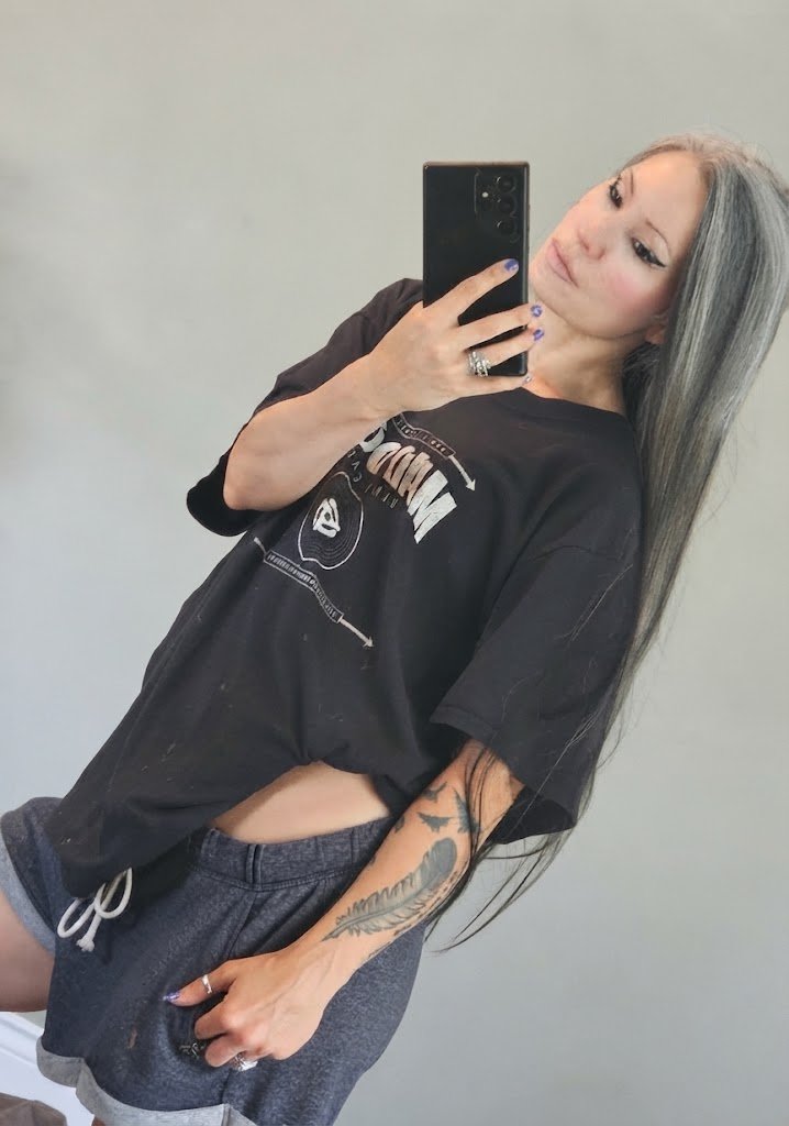 DannieD2112's tweet photo. Comfy, casual, and completely unbothered. 🔥🖤 Happy Sunday! #SundayVibes #CasualStyle https://t.co/bILaCRzJ5p