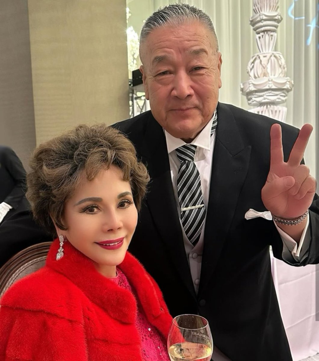 maxwell_BTC999's tweet photo. @chunichi_denhen 岐阜ケーキ屋さん「さんらいず」5人死傷の放火殺人事件

65歳と66歳の集まりなのに1人だけ年齢が違う男(死亡)が犯行の疑いで現在家宅捜索中。

犯人は葬儀屋社長の林寛至(70)。

権力者でありデヴィ夫人とは長年の友人関係。

刺殺して放火とかとんでもない凶悪犯罪だぞ。
https://t.co/oj4df3kE2E https://t.co/A9veR2SpCp