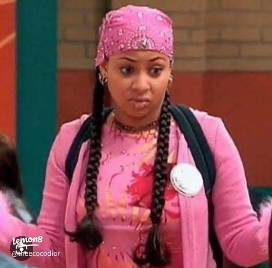 TheTitanBaddie's tweet photo. Raven: "Was Raven Baxter even black?"

Raven Baxter: https://t.co/knWJkPiiSv
