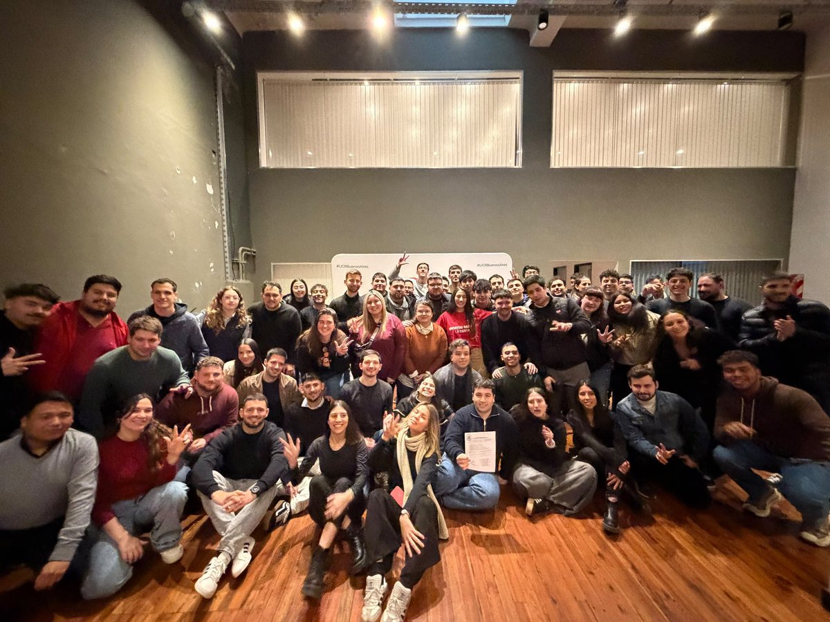 YaamiiMuller's tweet photo. 📍La plata

presentes en un nuevo recambio de autoridades de la JR provincia. 

Quiero felicitar a @TedescoRocioA flamante presidenta y a @LucassBritezzz vicepresidente representando a nuestra querida sexta sección 💪

No tengo dudas de su compromiso y trabajo. 

Adelante 🇮🇩 https://t.co/lHbclro0U2