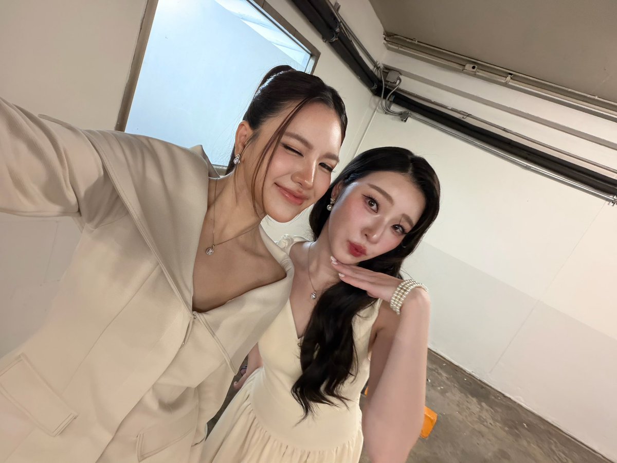miephat's tweet photo. วันนี้แฮปปี้เย้อเยยย ขอบคุณทางแพรวที่เชิญ4สาวมาร่วมงานวันนี้นะคะ และขอบคุณทุกคนที่มาหากันโด้ย ไว้เจอกันอีกนะคั้บ 🤎

MAMC PRAEW CHARITY PARAGON
#SiamParagonxPraewxMAMC https://t.co/YZkQ3CHcY0