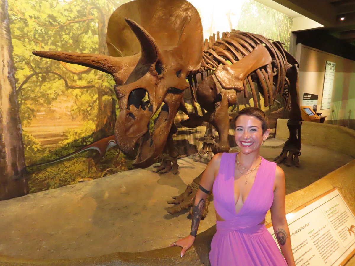 tyyler47's tweet photo. I went to a wedding at the museum of science and it was fucking awesome lol https://t.co/SC0BKC6xWz
