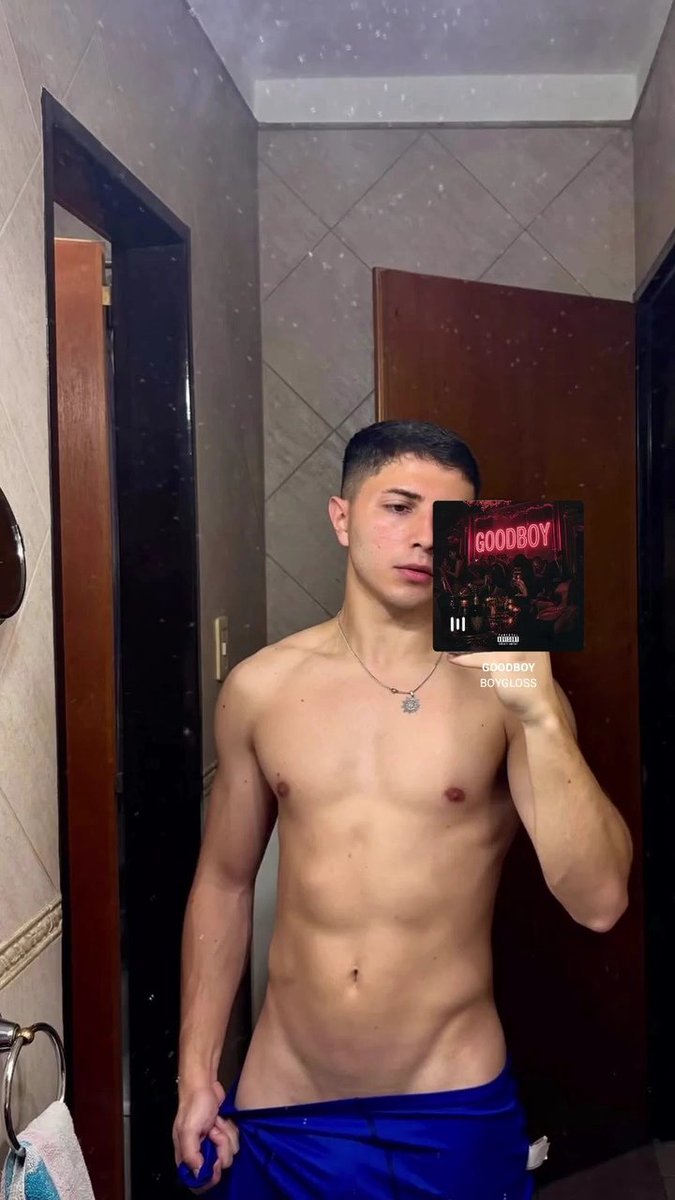 gus069a's tweet photo. Good boy https://t.co/zedVmkZfbI