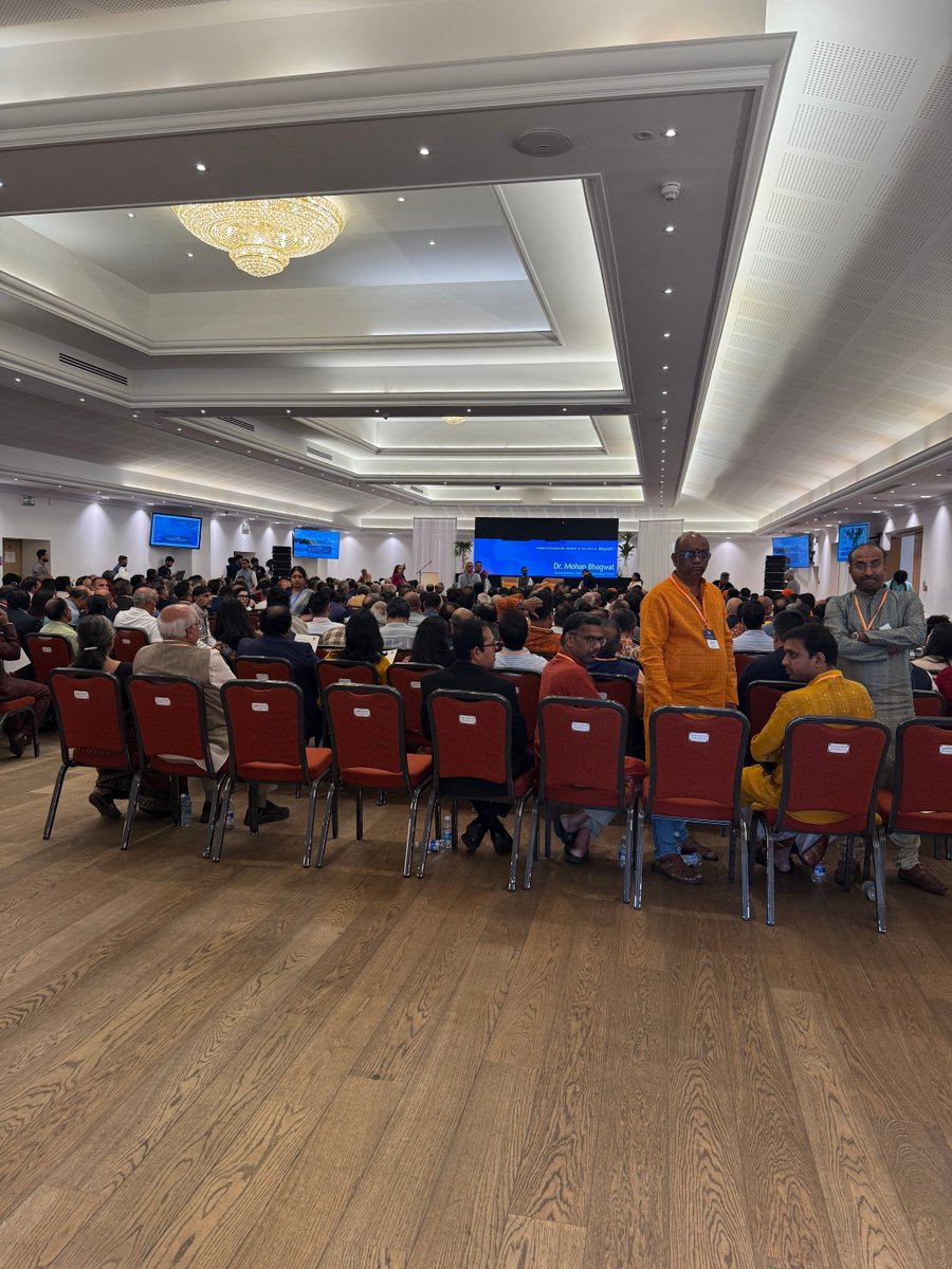 SunilAmbekarM's tweet photo. Evening with Dr Mohan ji bhagwat to begin at London within few minutes https://t.co/DyO8UJWknG