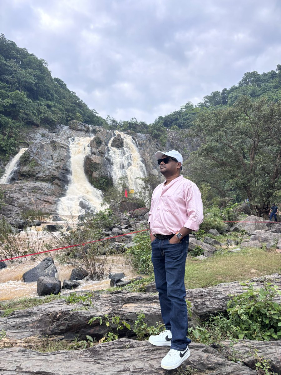 amarsoren's tweet photo. Jharakhand waterfall https://t.co/0rAzJuiS6x