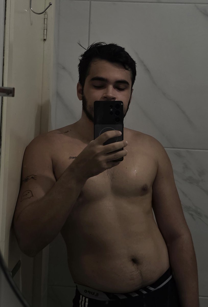 mdscristi's tweet photo. eu / minha main 🤪 https://t.co/6AKkaCw279