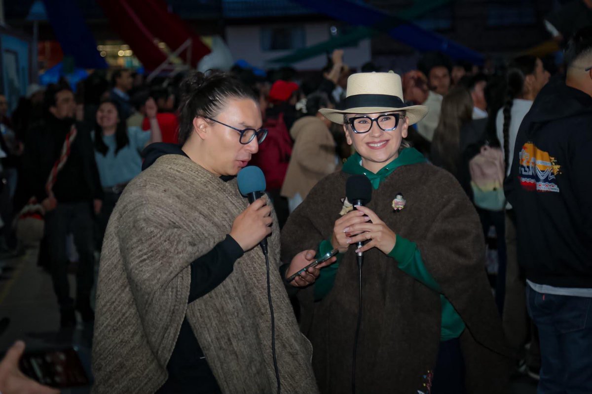 IDECUTCundi's tweet photo. 5/5 Estar cerca también es escuchar, acompañar y reconocer a quienes mantienen viva nuestra cultura.
Desde el IDECUT seguimos recorriendo Cundinamarca, trabajando junto a artistas, gestores y comunidades para que la cultura sea encuentro, identidad y transformación. https://t.co/OYK3ppmwDV