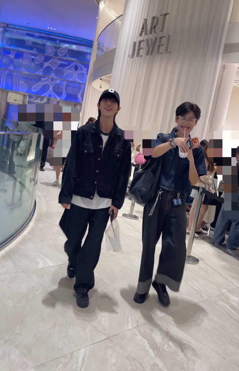 BmzSGY's tweet photo. เปิดประสบการณ์โดนดาราชีหน้าค่ะ ฟ้องๆๆๆ5555555

บังเอิญเจอกันที่อะไรวะมาก555555 
#intwch #Intawit 
#PHOOMTIN https://t.co/RECWK2IVgu