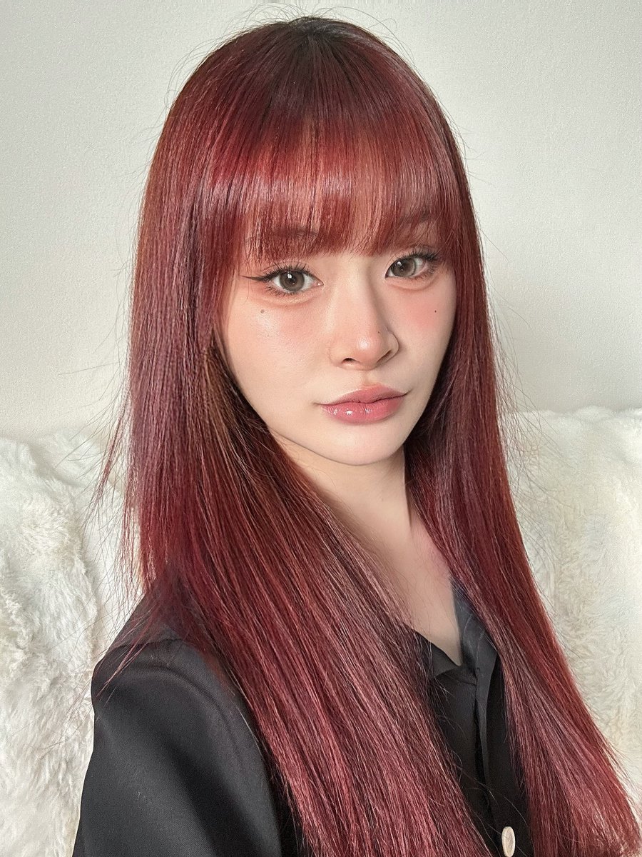 undanpw_'s tweet photo. เคยเห็นลิป KATE LIP MONSTER ผ่านตาอยู่บ่อยๆ แต่ไม่เคยลอง จนวันนี้เปิดใจคือเลิฟมาก สีสวย มีแต่คำว่าถูกต้องไปหมด ฉ่ำวาว สีชัด ติดทน เบอร์05 Dark fig ทาแล้วเป็นโทน Neutral ที่ติดส้มนิดนึง ก่ำๆสวย ทาบางๆก็จะละมุน แต่ทาย้ำๆก็จะได้ลุคเริ่ดๆ #KATELIPMONSTER #ลิปKATE #ลิปติดทน #kate https://t.co/Zk1NmppBCP