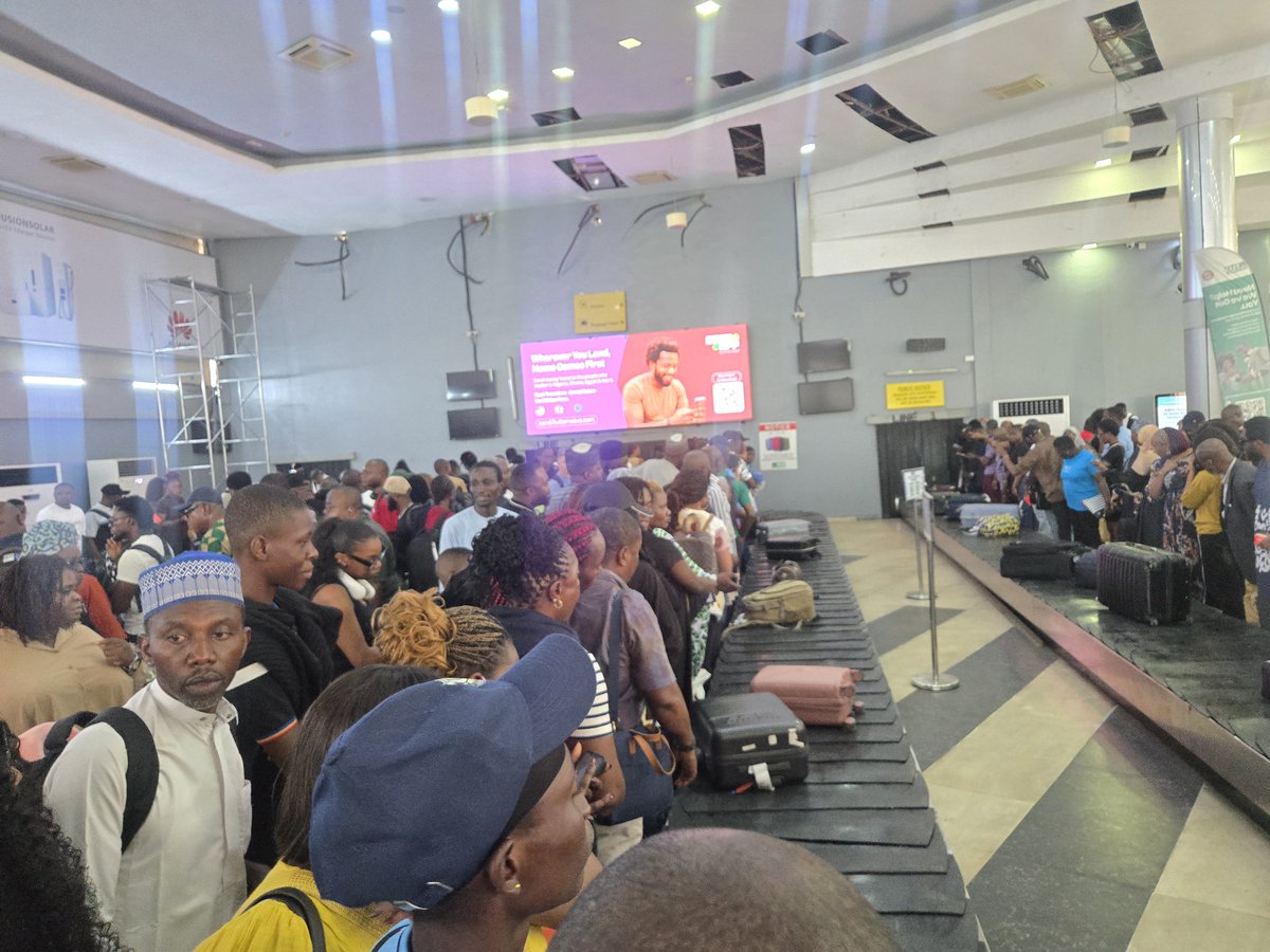 chayos67's tweet photo. Traveling withing Nigeria, especially with Air Peace is an Extreme Sports! This is how a good friend of mine described it today. From moving my flight originally by 12.35pm to 10.55am and finally departing by 1.40pm, this experience is altogether painful. On arrival, we are left on the tarmac for more than 30minutes waiting for a bus to convey us to arrival. If travel with Air Peace is an extreme sports, getting g luggage is  the Ultimate Death Ride!! Took 1hour 40minutes to get my luggage. 
I really wish we could have an airline to give Air Peace some competition. They are irresponsible, inefficient and unapologetic.
