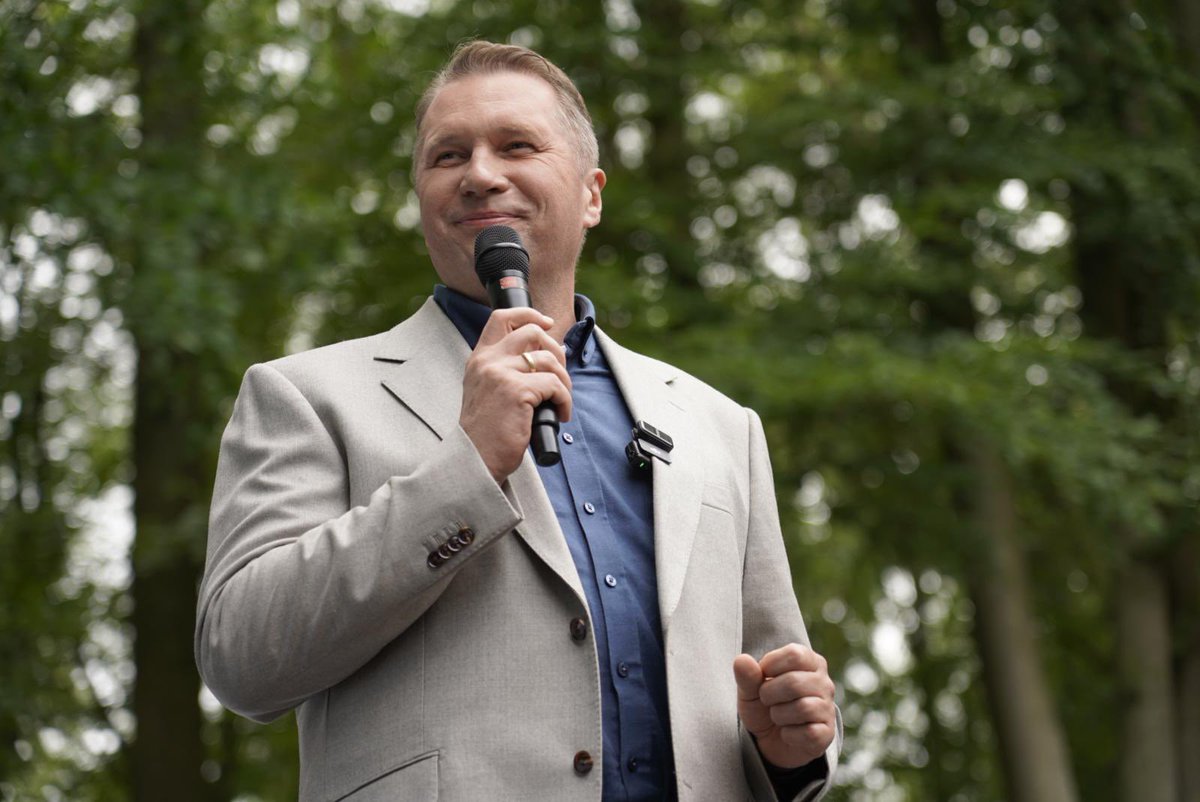CzarnekP's tweet photo. Biedrusko i Wielkopolski Piknik Rodzinny! 🇵🇱

Dużo rozmów i świetna atmosfera. Dziękuję za wspólnie spędzony czas! 🤝 https://t.co/9kYQLDytG9