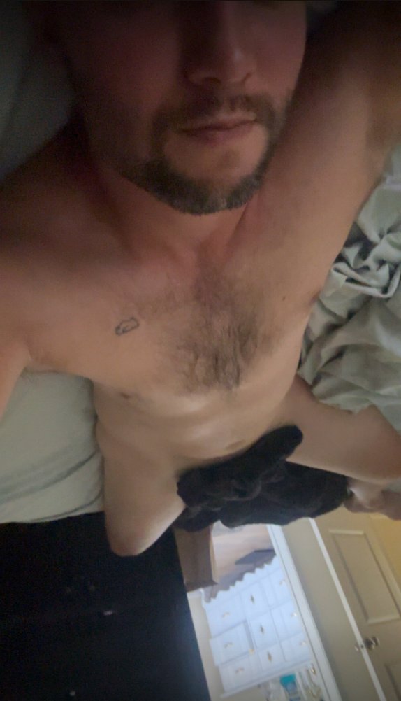jeffreycarterof's tweet photo. Comment what's behind the shirt😜 

Video here 👇
https://t.co/BzFOK9KD74 https://t.co/HDO2CfpsfV