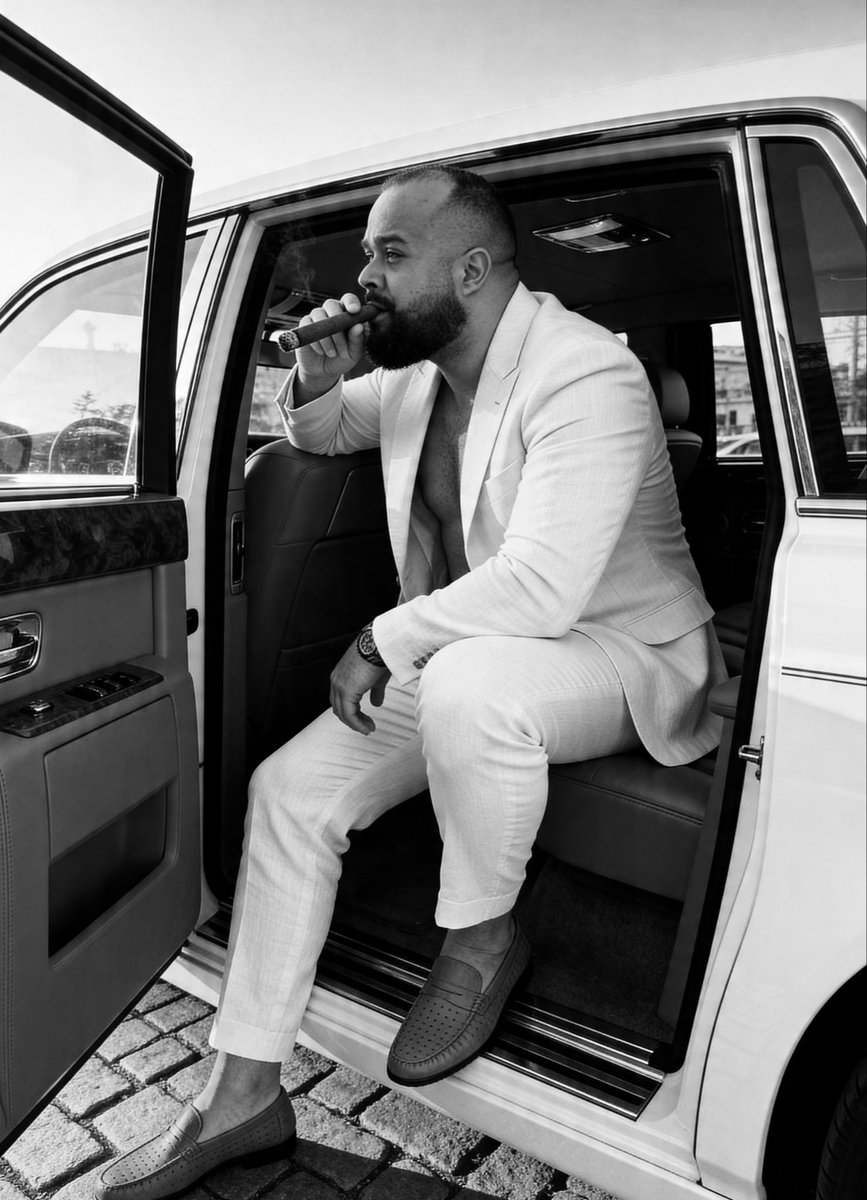 papitoplugito's tweet photo. “Never beg for respect. Build something so powerful that respect comes looking for you.”

“Nunca ruegues por respeto. Construye algo tan poderoso que el respeto venga a buscarte.” https://t.co/hRRKjFVHZZ