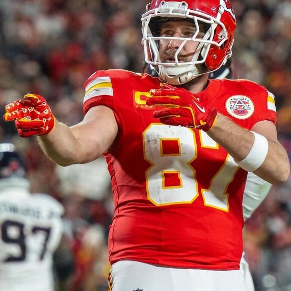 EddieRes's tweet photo. 167 Yds &amp; 2 TD's behind Jerry Rice for most postseason Rec Yds &amp; TD's all time. The fact that Travis Kelce is that close to breaking those records &amp; is the all-time postseason receptions leader is Legendary.

Greatest postseason TE &amp; one of the best postseason players ever. https://t.co/kMqYCG5z2P