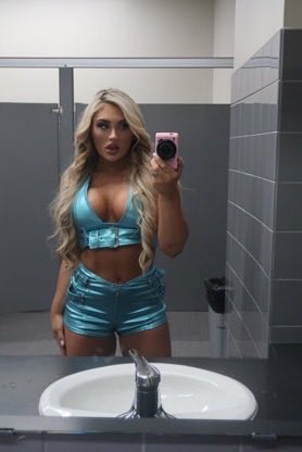 TiffanyStr9owd's tweet photo. Sexy yes or no https://t.co/ClB3yqFBle
