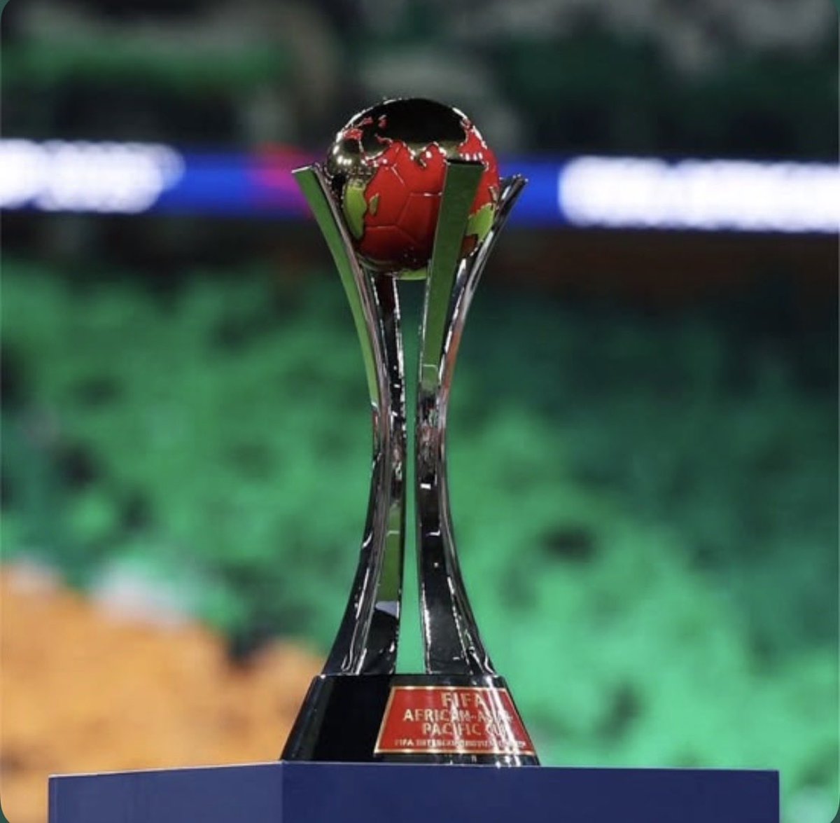 alahli_sa11's tweet photo. انتهت فترة الانتقالات… وخلاص، ما عاد بأيدينا إلا الدعاء والدعم والتشجيع💚🤍

نعرف القهر، لكن لا نزيد الضغط على لاعبينا
نحتاجهم الآن أكثر من أي وقت، ونحتاج نرفع معنوياتهم ونوقف معهم

ورانا القارات🏆

ادعوا ادعوا للأهلي، وخلونا كلنا يد وحدة
اللهم اجعل كأس القارات من نصيب الأهلي https://t.co/RQ1gfcE8qr