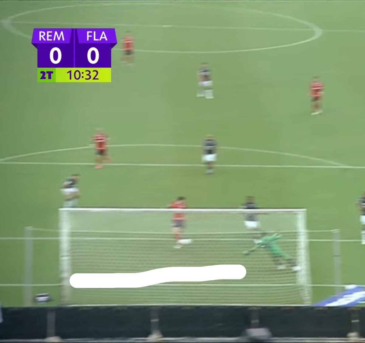 fla_infos's tweet photo. Defesa do campeonato? Sim. 

Mas não existe o Pedro perder esse gol! https://t.co/4nLvQQpugb