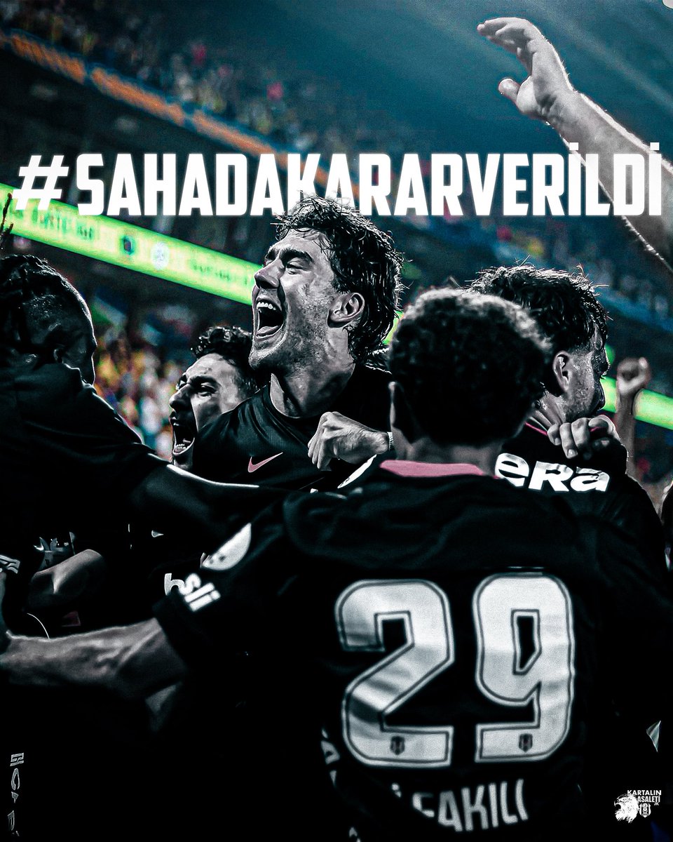 kartlnasaletijk's tweet photo. VAR hakemi, Dusan Vlahovic’in kışkırtıldığı pozisyonu izledi ve sahada kararını verdi.

Beşiktaş böyle iyi giderken önünü kesmenize bu taraftar izin vermez!

#SahadaKararVerildi https://t.co/ASGbQxEDZW