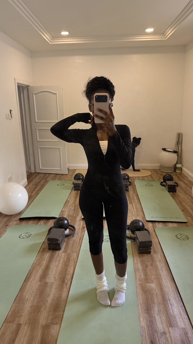 _sharoncole's tweet photo. 🏋🏽‍♀️ https://t.co/9n16Qfvpfn