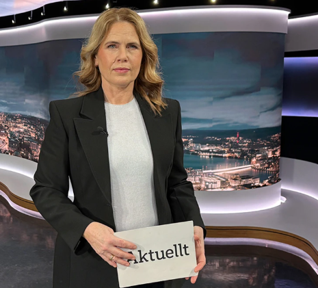 damien715's tweet photo. Nike gör bort sig gång på gång under kvällens migrationsdebatt. Bland annat så dumförklarar hon hela folket vid ett flertal tillfällen genom att säga att tittarna inte hänger med? Var ärlig och säg att hon inte hängde med istället. https://t.co/RaxPMHjZua