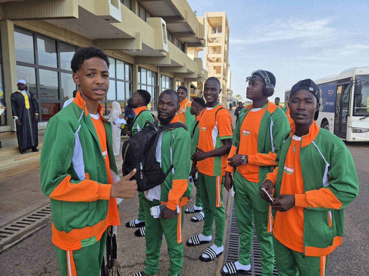 NigerAr's tweet photo. Arriver à l'instant à l'aéroport international de Ouagadoudou, de la délégation Nigérienne qui participera à la deuxième édition des Jeux de la Confédération des États du Sahel (AES) https://t.co/P5z6CkkprY