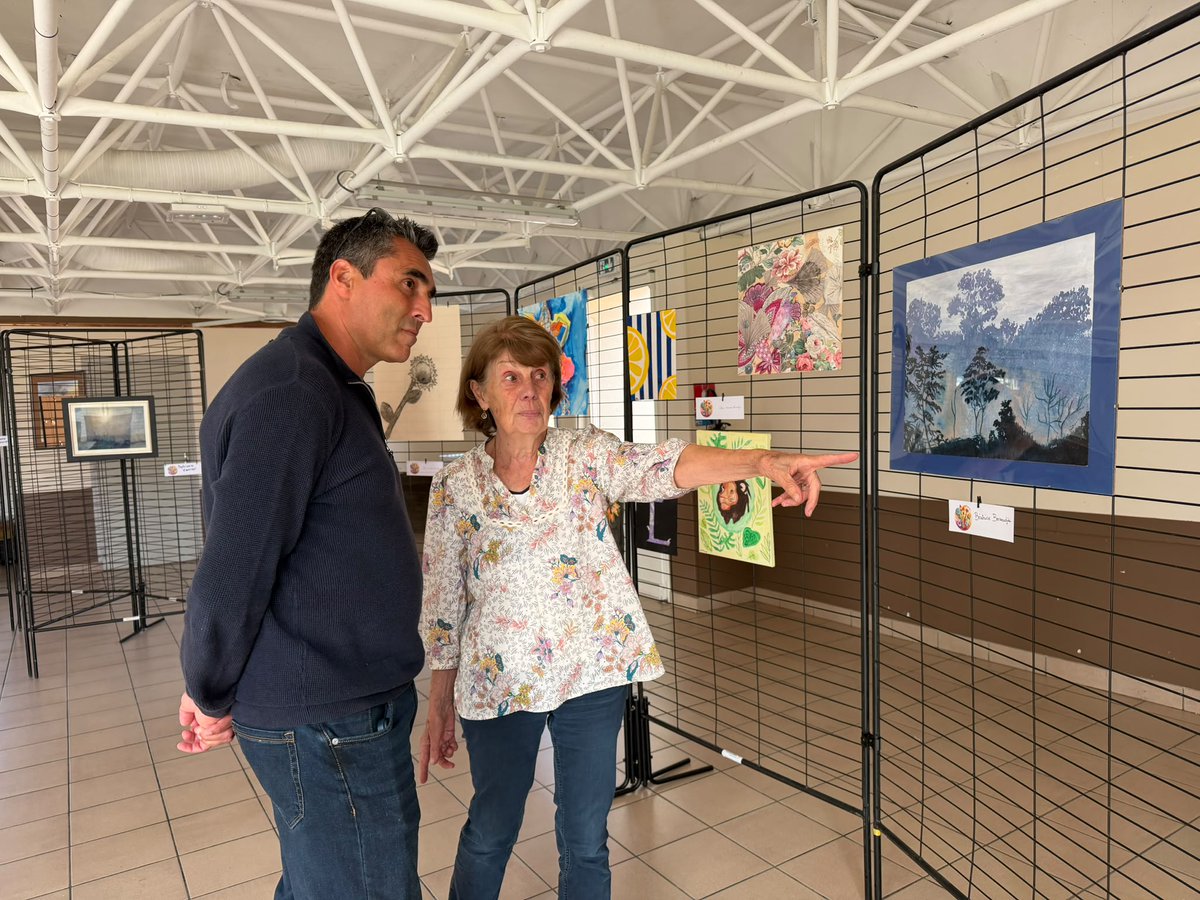 TaverneMichael's tweet photo. Toujours accompagné de ma suppléante, je me suis rendu ce dimanche matin à la traditionnelle fête communale de #wambaix .
Une jolie brocante ainsi qu'une très belle exposition ont animé cette journée festive et ensoleillée.
Je remercie chaleureusement Romain Manesse, le maire, pour son invitation et je félicite la municipalité, les bénévoles et les exposants pour leur mobilisation et leur investissement, qui ont contribué à faire de cette journée une belle réussite.