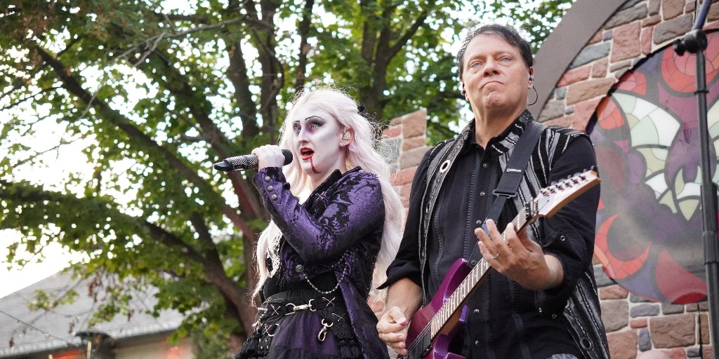 KingsIslandPR's tweet photo. Tricks and Treats is back! 🎃👻 Join us for family-friendly Halloween fun on select days, September 27th - November 1st. It's all the treats, none of the scares! Perfect for little ghouls and goblins who want to celebrate spooky season before the sun goes down. 🍬✨ https://t.co/i348cpVxuZ