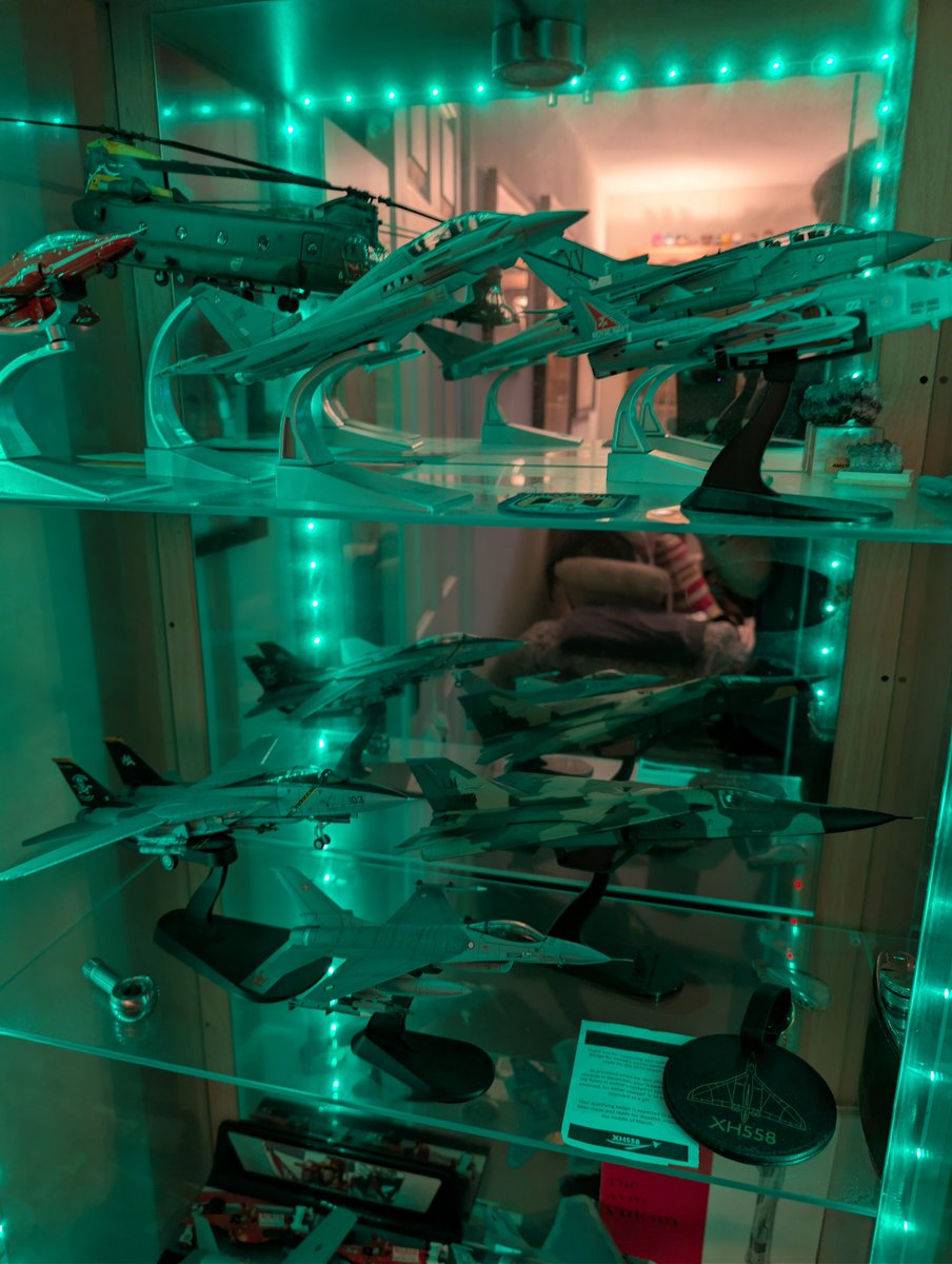 jamesf40's tweet photo. Nice to finally have the display cabinet full, some of these models have been in storage too long. 🙂👍🏼 https://t.co/F41b93GFyR