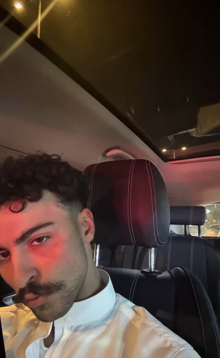 44La2's tweet photo. جديده مابغينا 😭🤍😭🤍😭
وربي اشتقت 🥺😭🥺😞 https://t.co/DJsJiHWphT