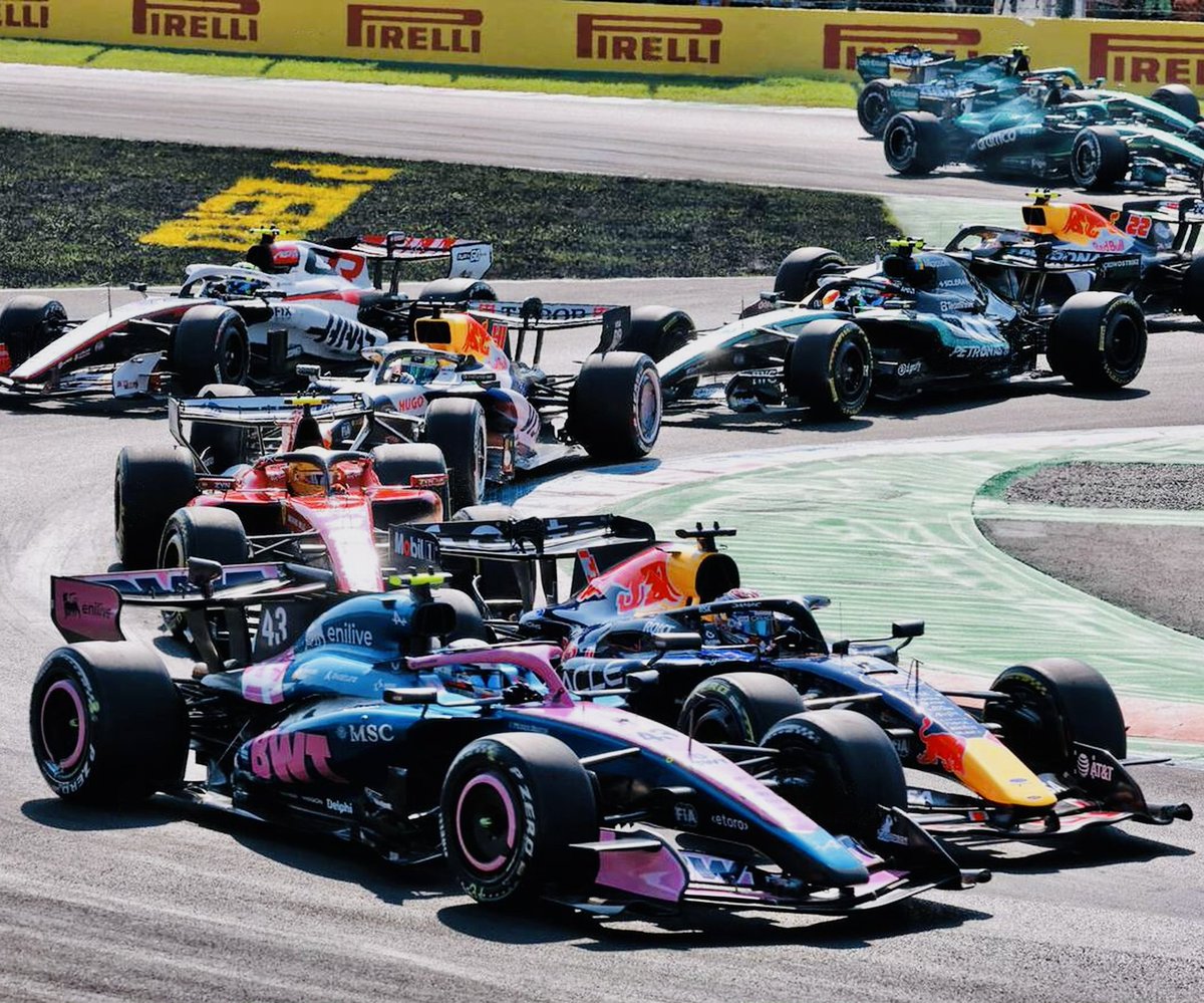 Colapinto_news's tweet photo. 📸 FOTÓN 

Franco Colapinto ⚔️ Max Verstappen https://t.co/jvPgWI0da1