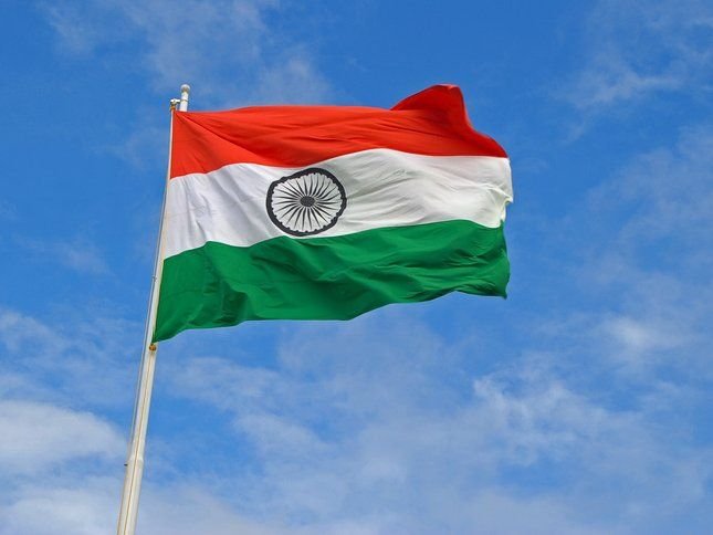 heemu_77's tweet photo. Today, I came across three Indian Tricolour flags 🇮🇳 lying discarded at a municipal waste site. I respectfully picked them up, cleaned and washed them, and placed them safely in my room with the dignity and respect that our National Flag deserves.
I sincerely appeal to everyone https://t.co/aNF1xWiw79