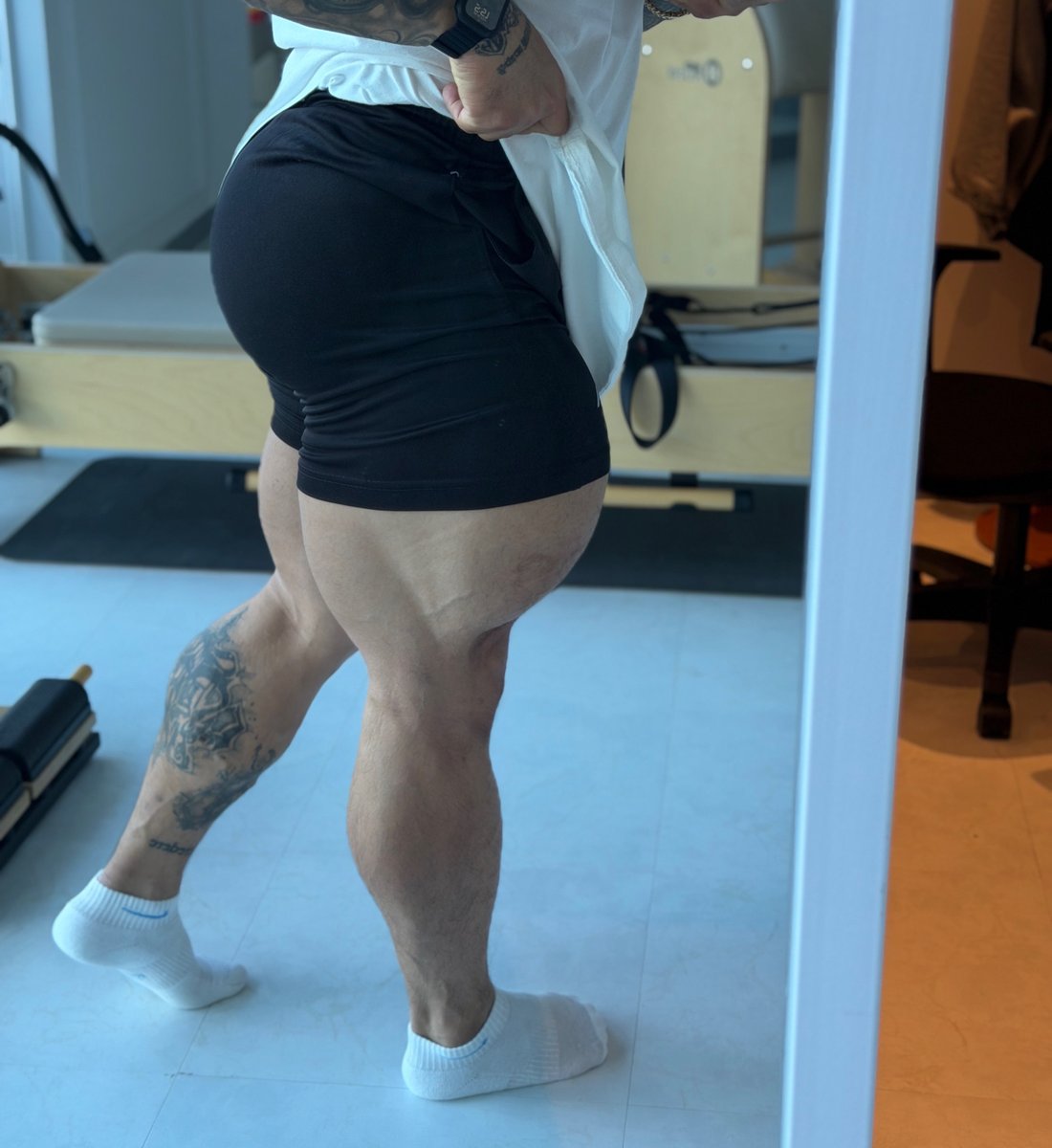 AArnoldan's tweet photo. No point in calling yourself a man and not looking like this
#quadking #bodybuilder #quads #legday #malemodel #musclemonster #muscleworship #masculine #muscle #koreanbodybuilder https://t.co/qZ7Wnm4jXB