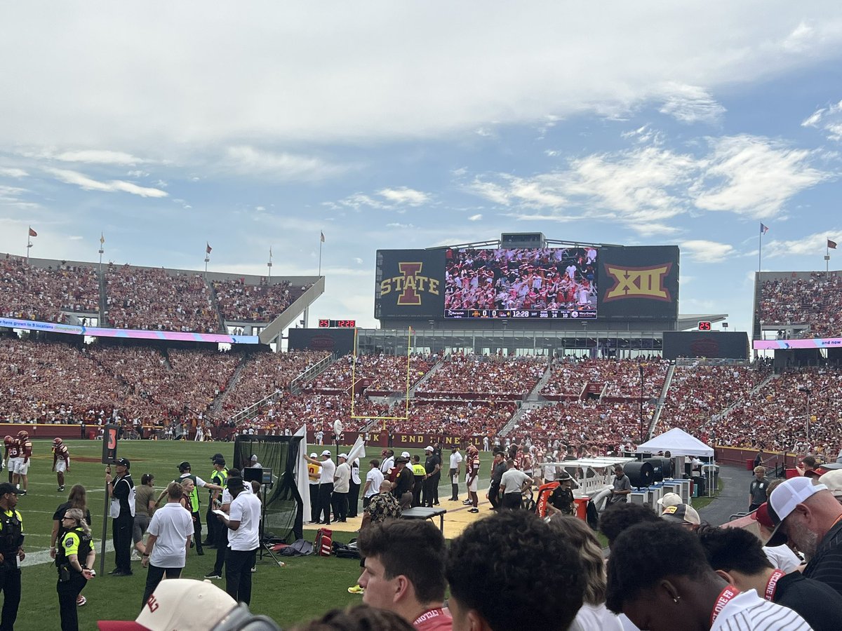 Sean_Nevillsjr's tweet photo. 🚨After a visit to Ames I’m excited to announce I received a scholarship offer to @CycloneFB! Thanks to the coaches for an amazing weekend &amp; congrats on the win ❤️💛🌪️
@ISURogers3 @Coach_Roehl @CoachHeck_ @Coach_Perkins @CoachAHarrell11 @JPRockMO @On3 @MidMoRecruiting https://t.co/hdoNQDpLfQ