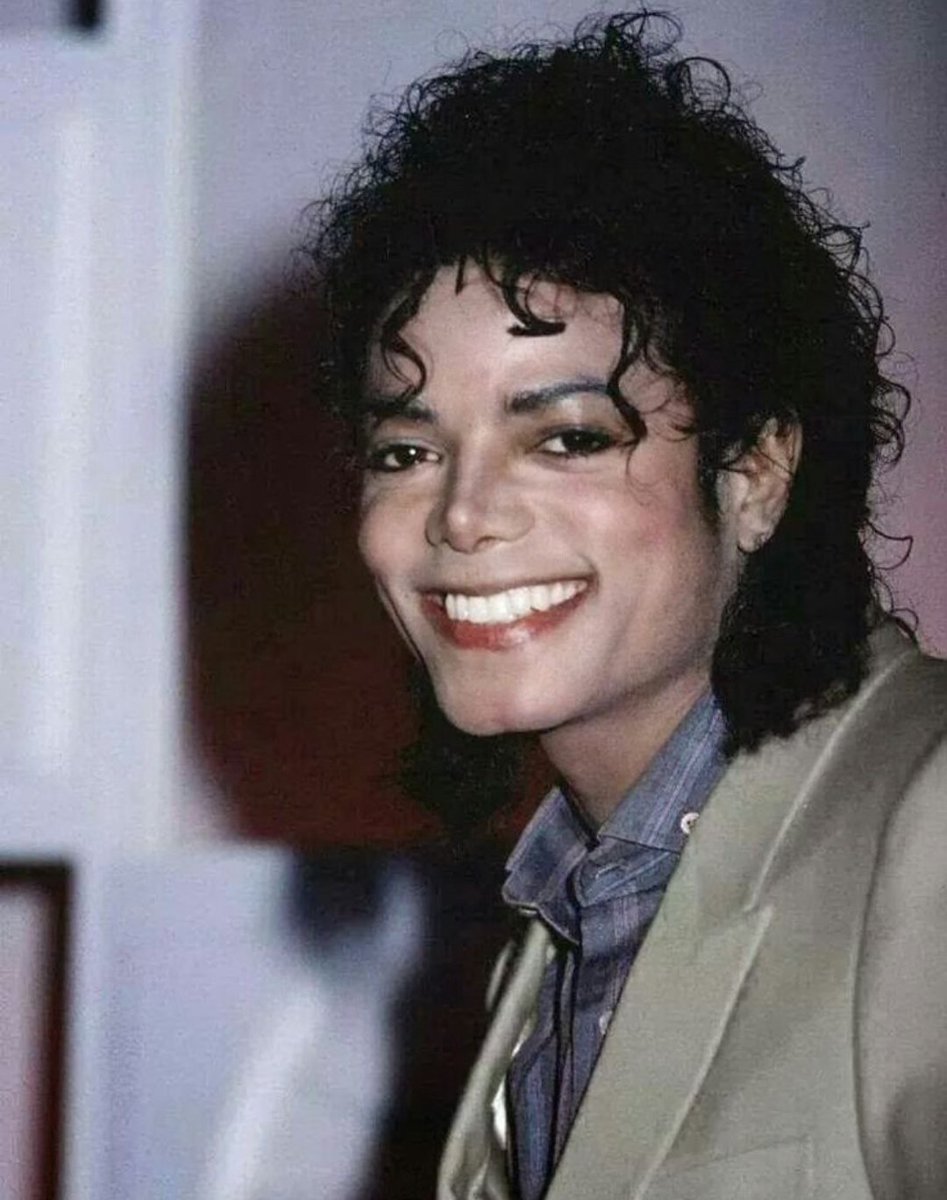 ilmjsm_'s tweet photo. his smile didn't change one bit im so☹️ https://t.co/LLYntzUbQp