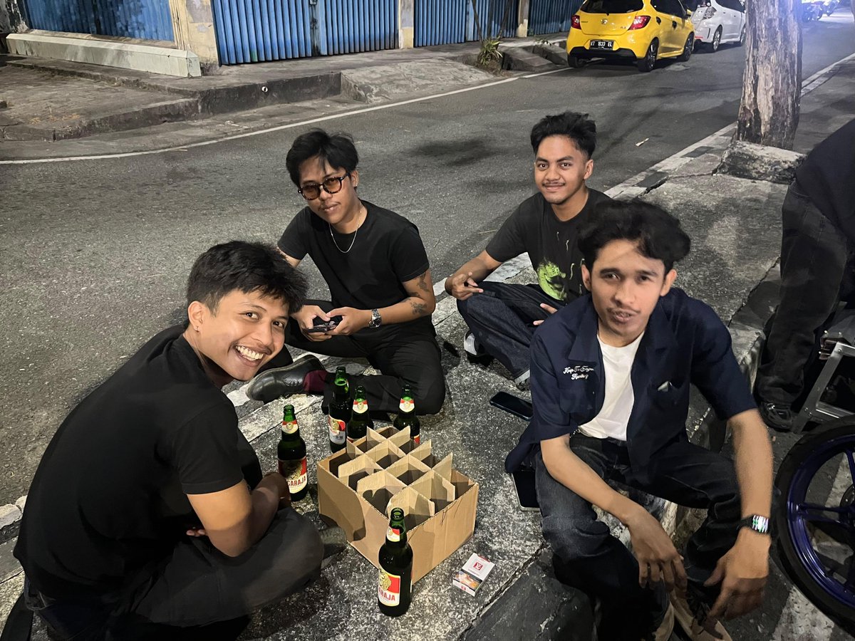 cukimailovee's tweet photo. reunian kendala https://t.co/szLctxETz7