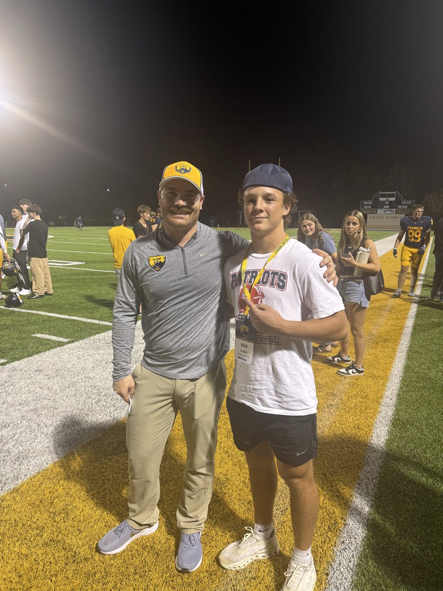AsaPalmer1313's tweet photo. Thanks for the invite @Coachkuz_ ! Had a great time and loved the atmosphere! https://t.co/vHTmdyV4hO