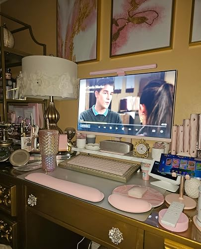 notmarketable's tweet photo. Looking into adding a light bar to my monitor.

Checking out Amazon reviews.

Are baroque girl bosses a thing? https://t.co/P1DJ6Jwg8F