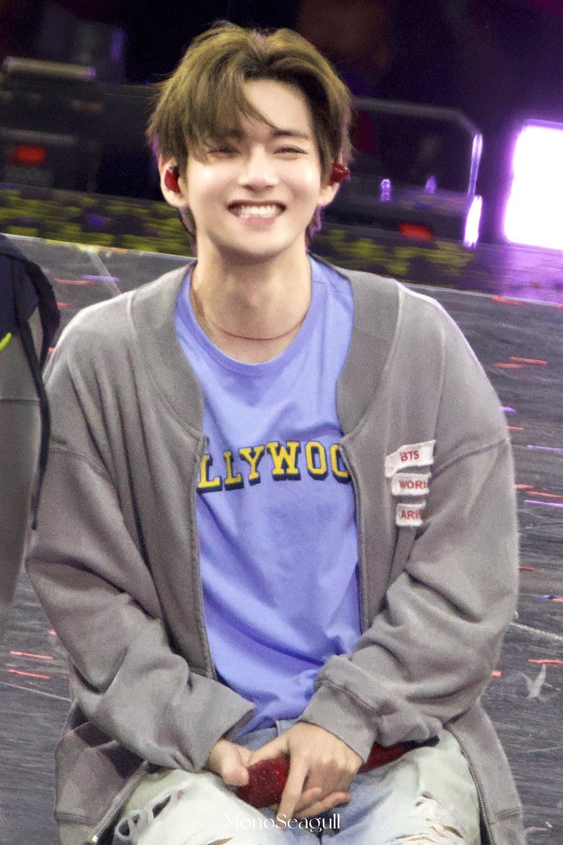 MonoSeagull's tweet photo. 260905 BTS WORLD TOUR ‘ARIRANG’ IN Los Angeles
#태형 #뷔 #TAEHYUNG #V @BTS_twt https://t.co/YN9nkHWJpj