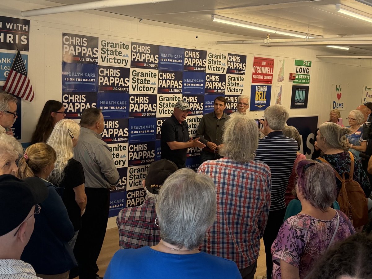 Jen_E_Cox's tweet photo. Happening Now: @CaptMarkKelly rallying volunteers with @ChrisPappasNH at the @NHDems Manchester field office. Only 58 days until New Hampshire sends Chris to the Senate! https://t.co/6VCmybBGt1