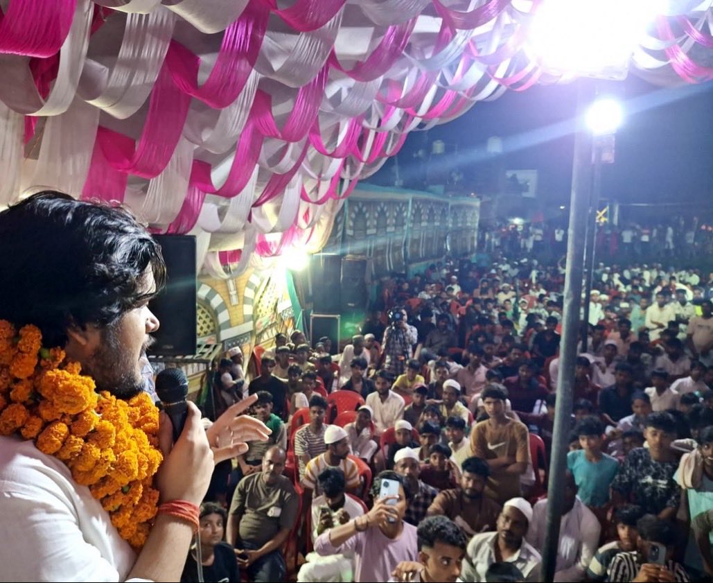 SinghArvindGope's tweet photo. विधानसभा रामनगर, बाराबंकी।
अपनो के साथ, अपनो के बीच ज्येष्ठ पुत्र अविरल सिंह।

#samajwadiparty #akhileshyadav #uttarpradesh #samajwadi #samajwadipartyofficial https://t.co/R7SzPFhwiS