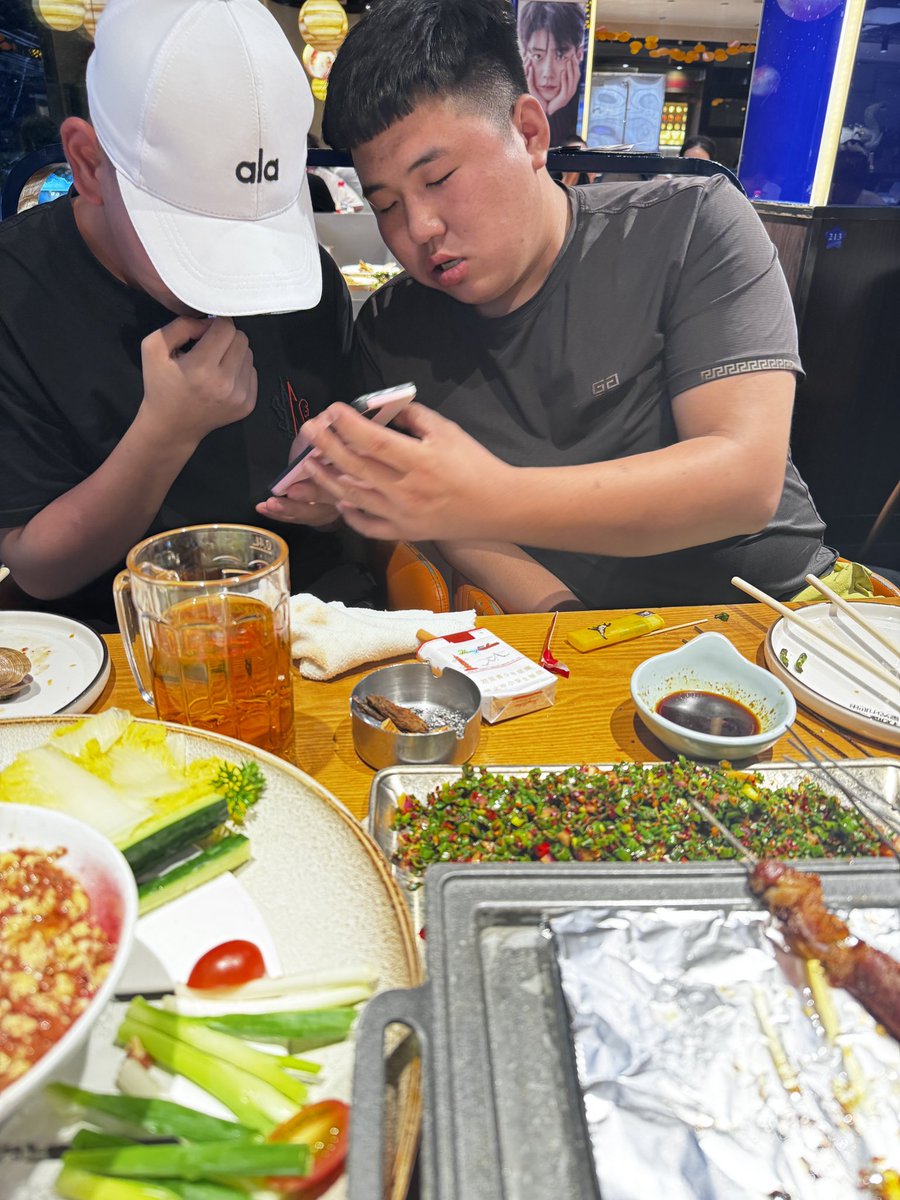 sleep36963's tweet photo. 农村小伙喝多酒 🦶真的很喜欢 味道很大 完整版图片➕视频 私121
点赞数超过100 抽5人免费送 https://t.co/w0URkqi0aD