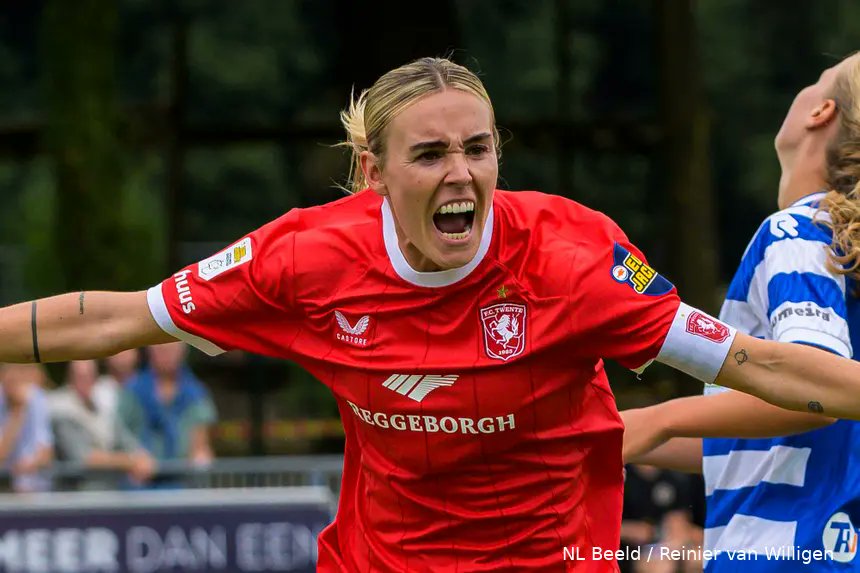 TwenteInsite's tweet photo. FC Twente walst over sc Heerenveen heen en blijft foutloos in Eredivisie (v)๐ฅ
๐๐ผ
#fctwente #twehee https://t.co/beDVPtdsor