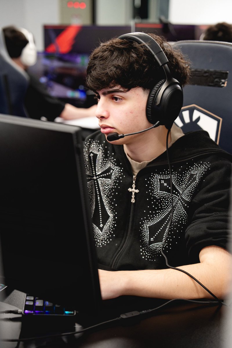FNCompetitive's tweet photo. 🍿🍿🍿🍿 https://t.co/ZpQHj6pFh3