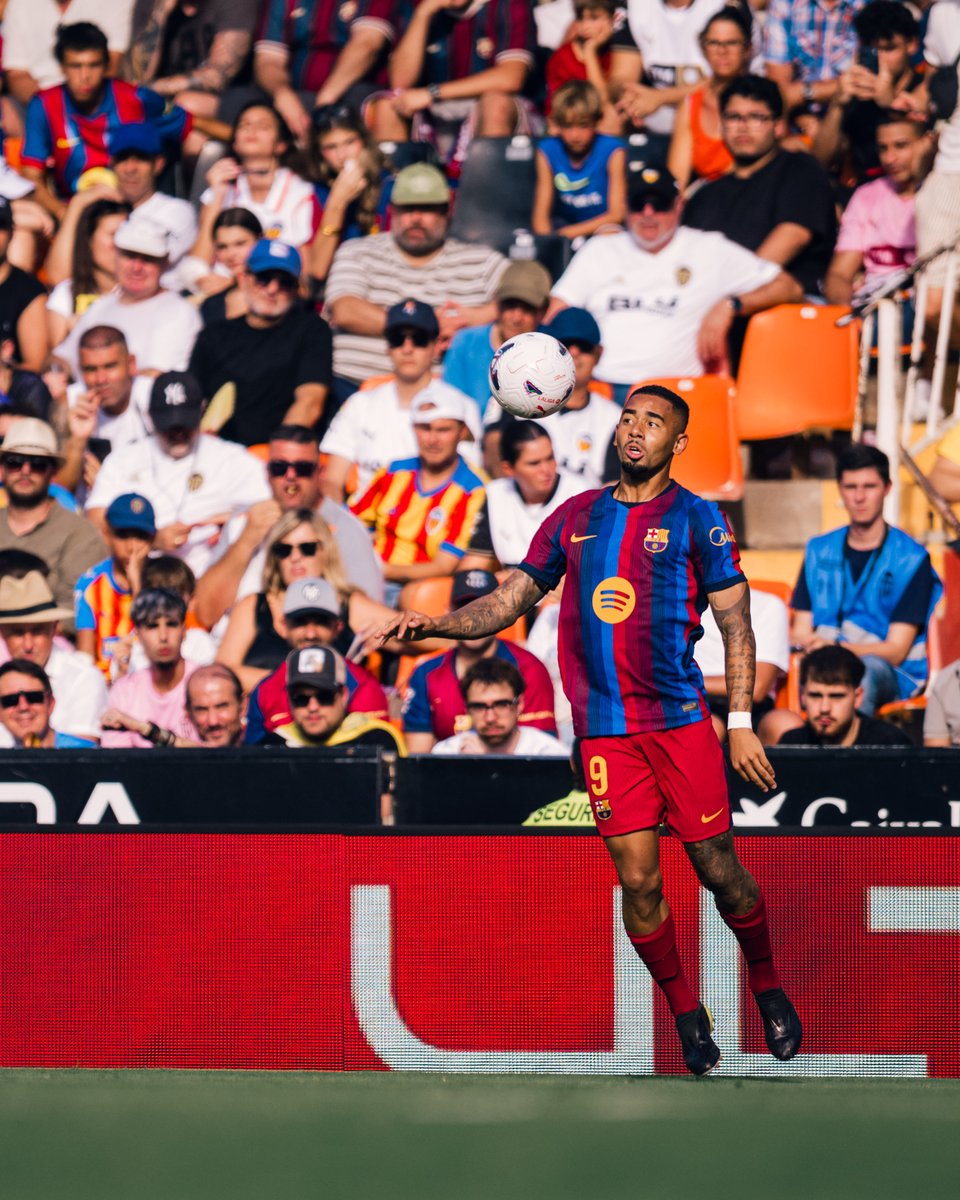 FCBarcelona's tweet photo. Gabriel Jesus debuts in blaugrana 💙❤️ https://t.co/qKeBfodRwf
