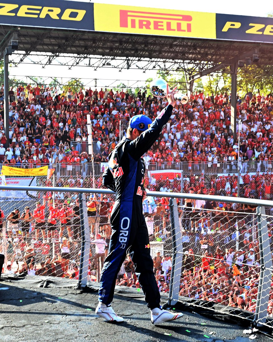 F1's tweet photo. Another classy drive earns Max his fifth podium of the season 🖐

🇨🇦 P3
🇦🇹 P2
🇧🇪 P3
🇭🇺 P2
🇮🇹 P3

#F1 #ItalianGP @redbullracing https://t.co/IdcyGV5Qpz