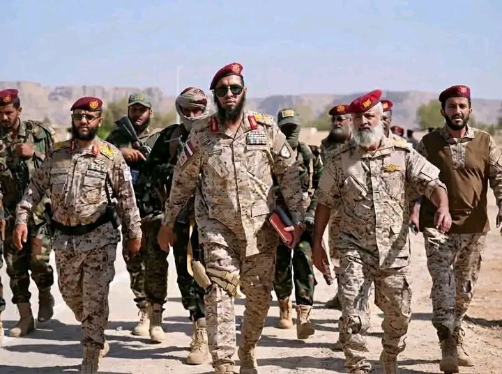 d3qyuj's tweet photo. الى ابناء تعز  في قوات الطوارى اليمنيه
وفي الجنوب تعز تناديكم الحوثي قبحه الله يبى الخمس     
اشتحطوا.
وين هذه الجواميس  حق علف https://t.co/JAbPogvW9o