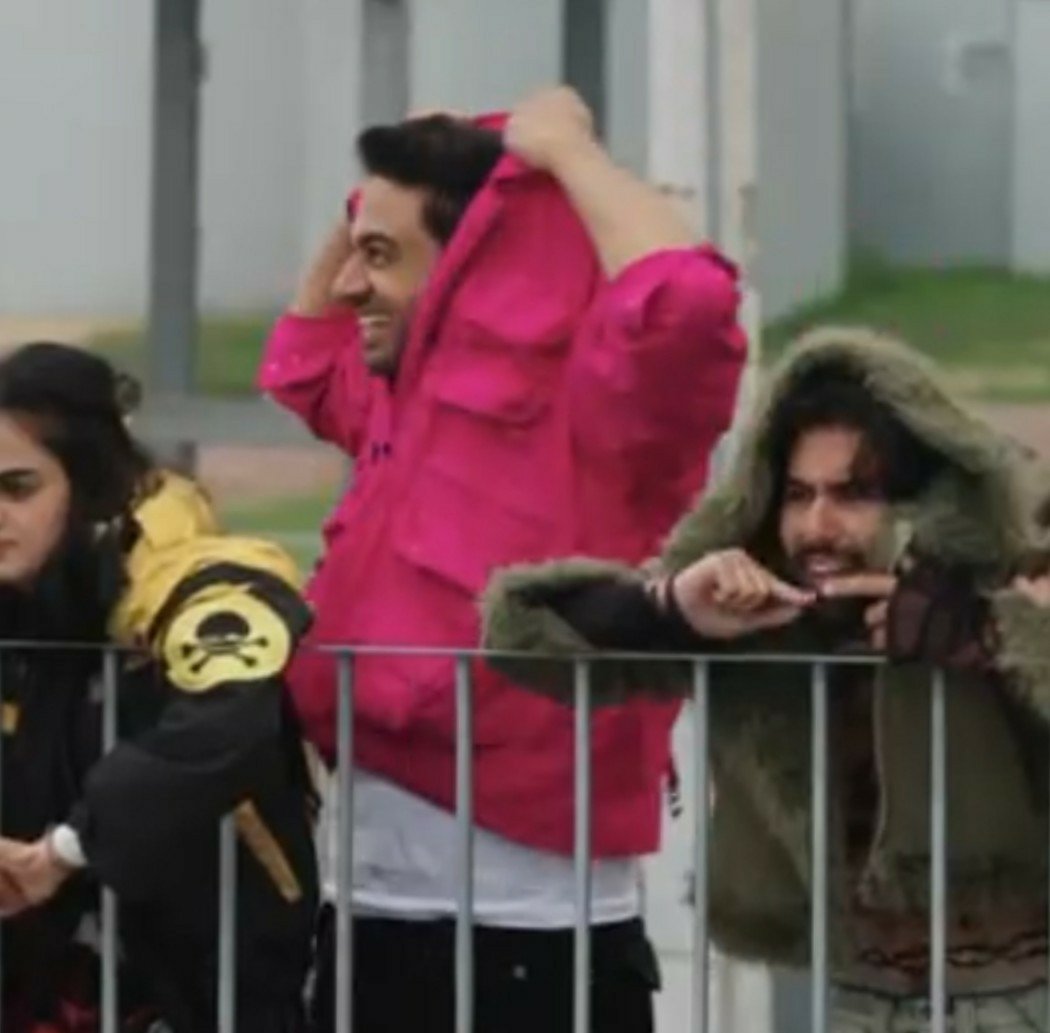 gaurav_era's tweet photo. Ye itna cute kyu hai🥰

#GauravKhanna #KKK15 https://t.co/vZ2KN5l8Nv