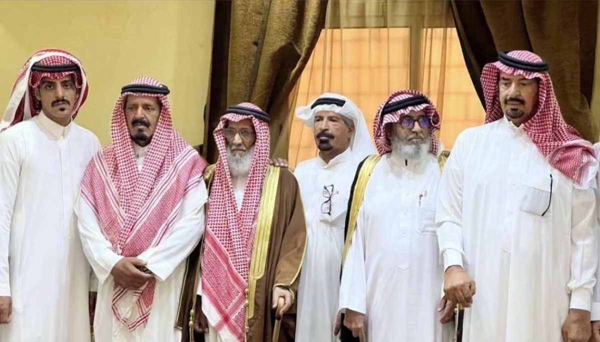 kh6694's tweet photo. #تنازل_العم_داخل_بن_طوعان_السويدي_الشمري
زيارة عشيرة الرزانا للشهم عمي داخل بن عبيد بن طوعان السويدي الشمري للسلام عليه وشكره لتنازله عن ابنهم لوجه اللّٰه
تعالى.. https://t.co/L8arvK6s25