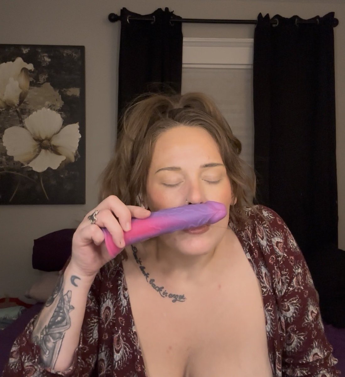 FayeRogue1's tweet photo. Doing some quality control & just as usual, (not to toot my own horn) but I love the way I smell ๐
Fun things are brewing on fansly for anyone who wants to take a peek ๐๐ค
https://t.co/WLAaluDHlh
#curvey #lactating #camgirl https://t.co/yAF0GJhT8D