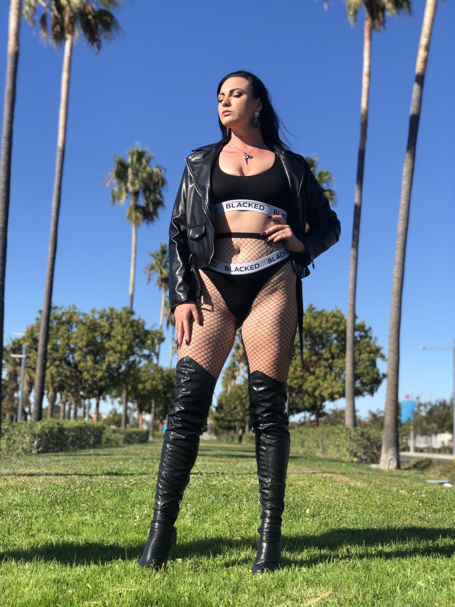 LadyAnacondaHOA's tweet photo. 🐍 Keep voting ! Favorite Domme ! 🔥 https://t.co/JW42UnQOnv